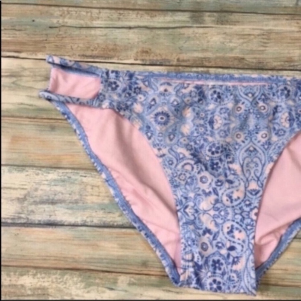 Xhilaration Blue Pink Paisley Bikini Bottoms Women’s XS Side Strap Cutout Swim - Picture 4 of 4